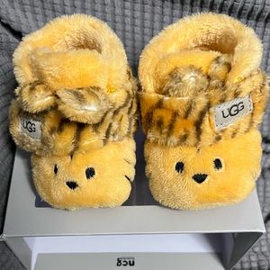 EUC UGG BIXBEE TIGER BOOTIE SZ 0/1
